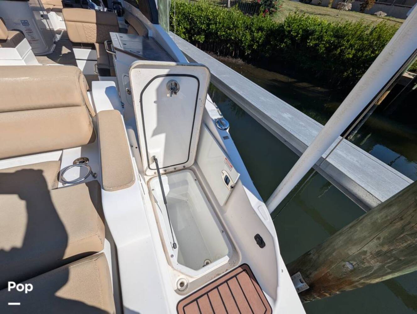 A photo of this 2018 Sea Ray SDX 290