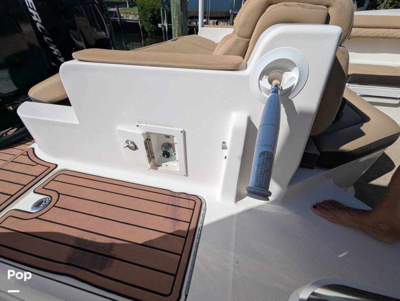A photo of this 2018 Sea Ray SDX 290