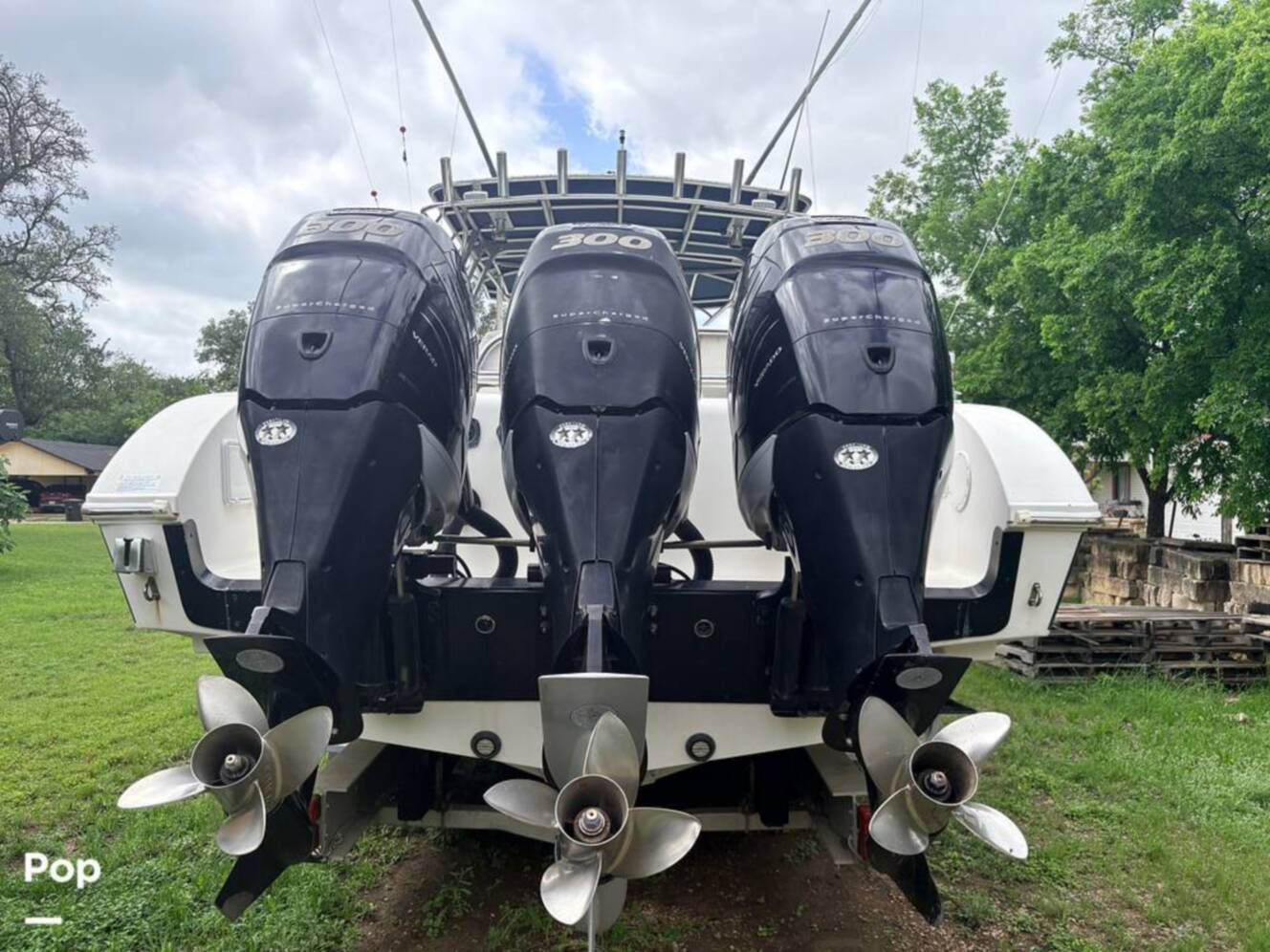 A photo of this 2009 Fountain LX 38