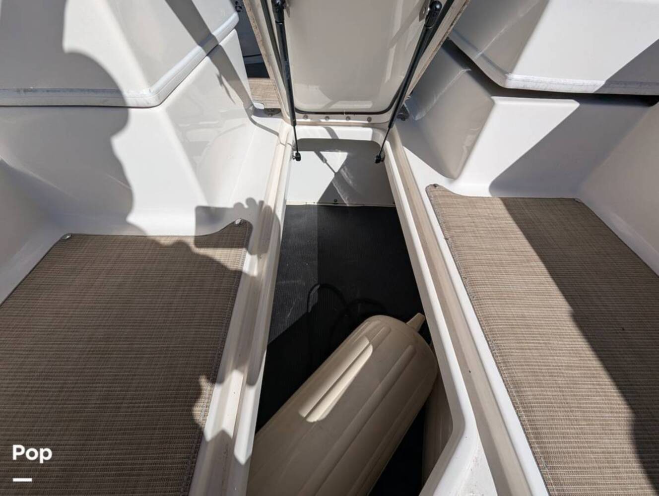 A photo of this 2018 Sea Ray SDX 290