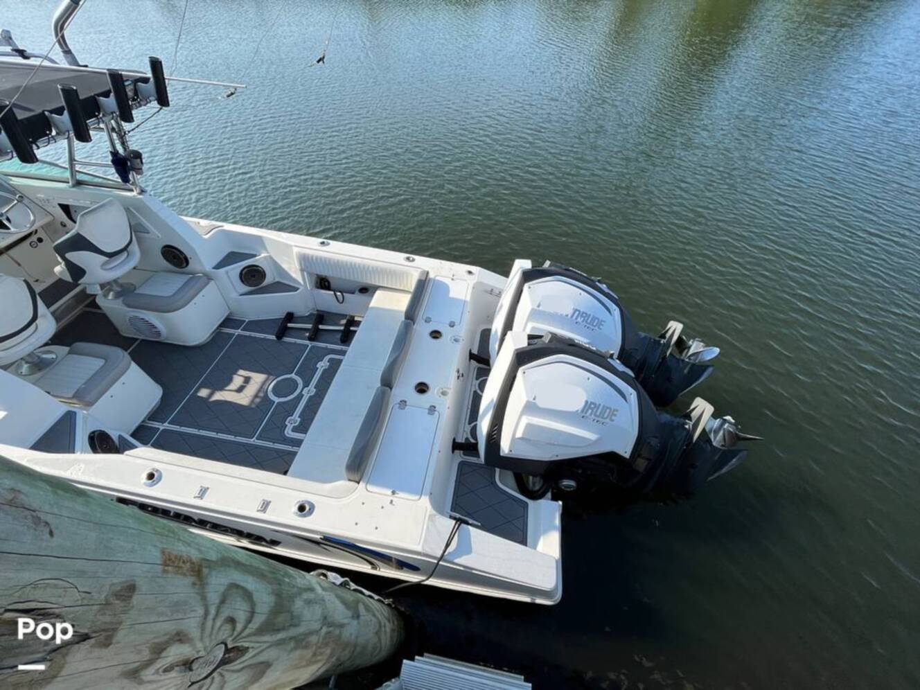 A photo of this 1996 Fountain Sportfish Cruiser