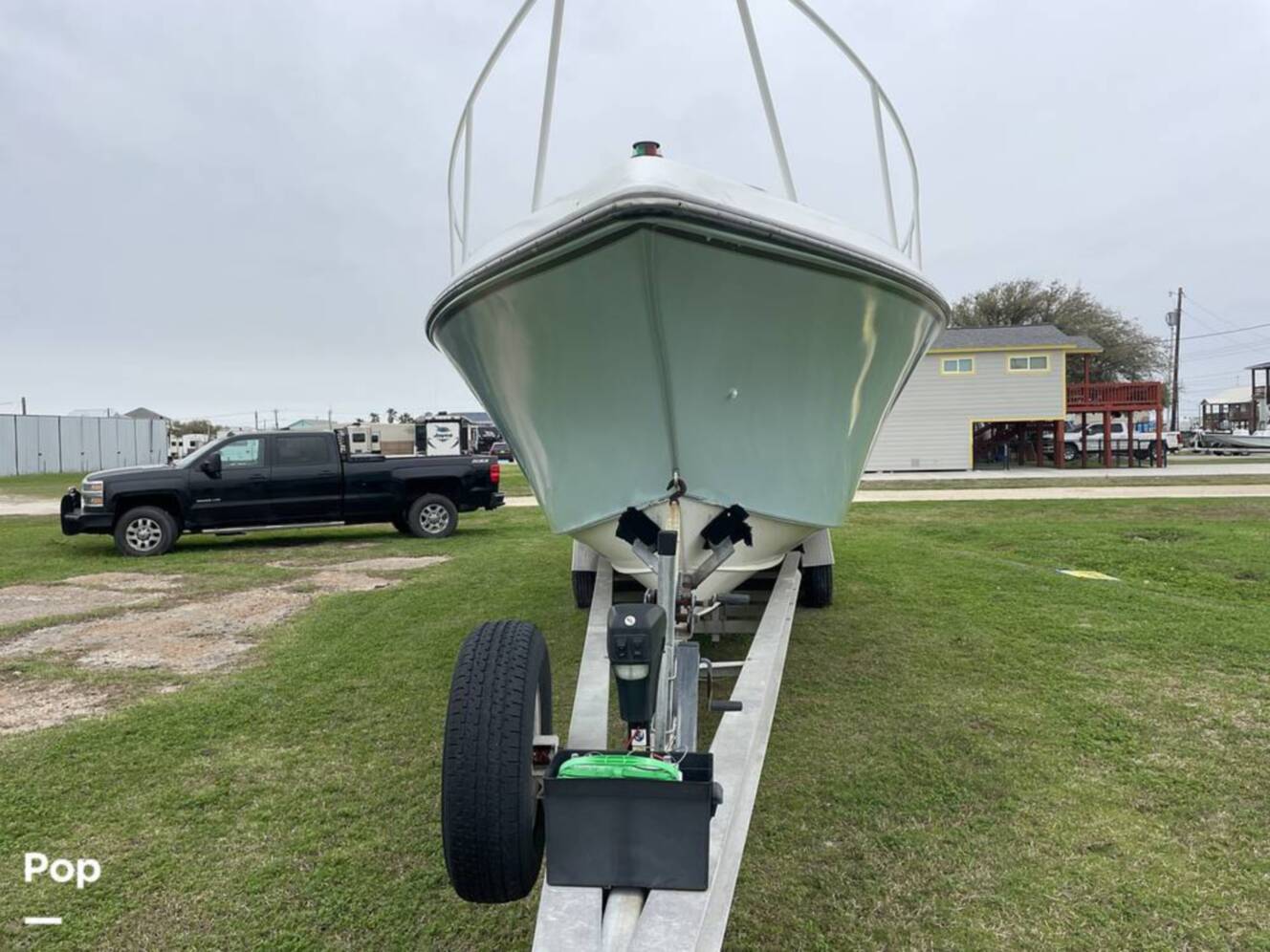 A photo of this 2003 Fountain 37
