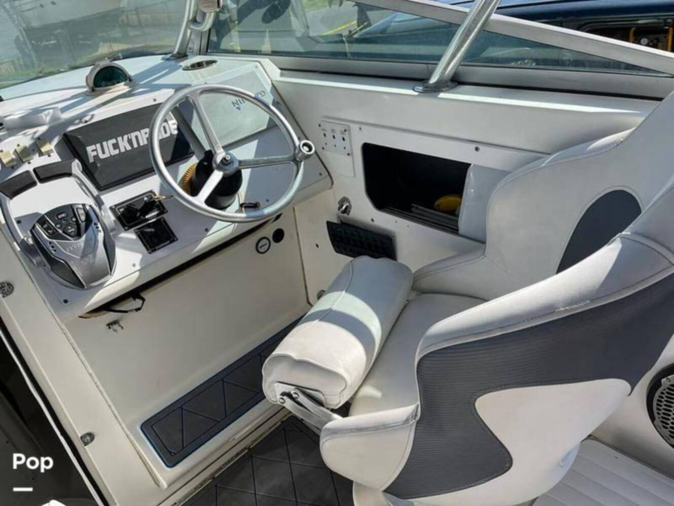 A photo of this 1996 Fountain Sportfish Cruiser