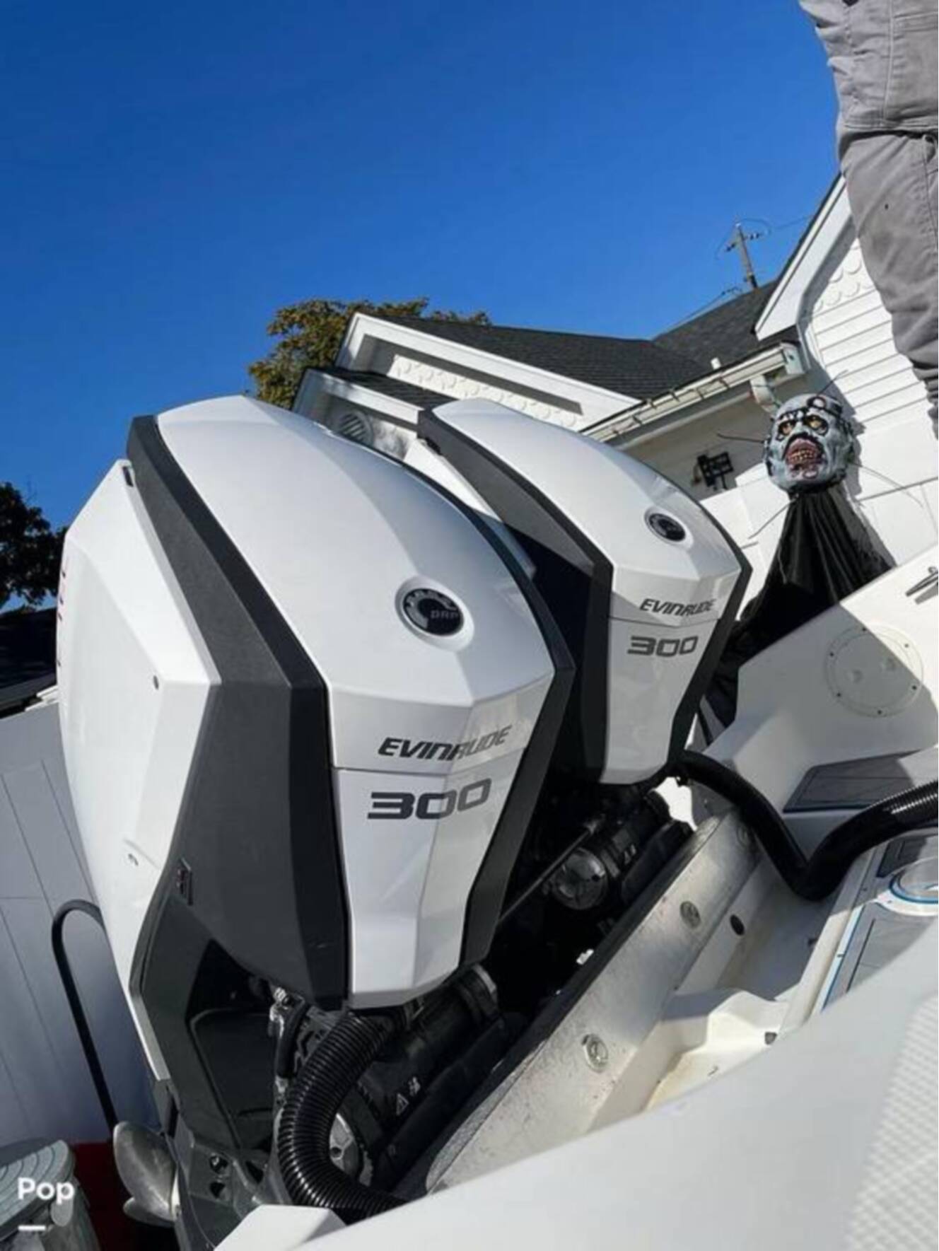 A photo of this 1996 Fountain Sportfish Cruiser