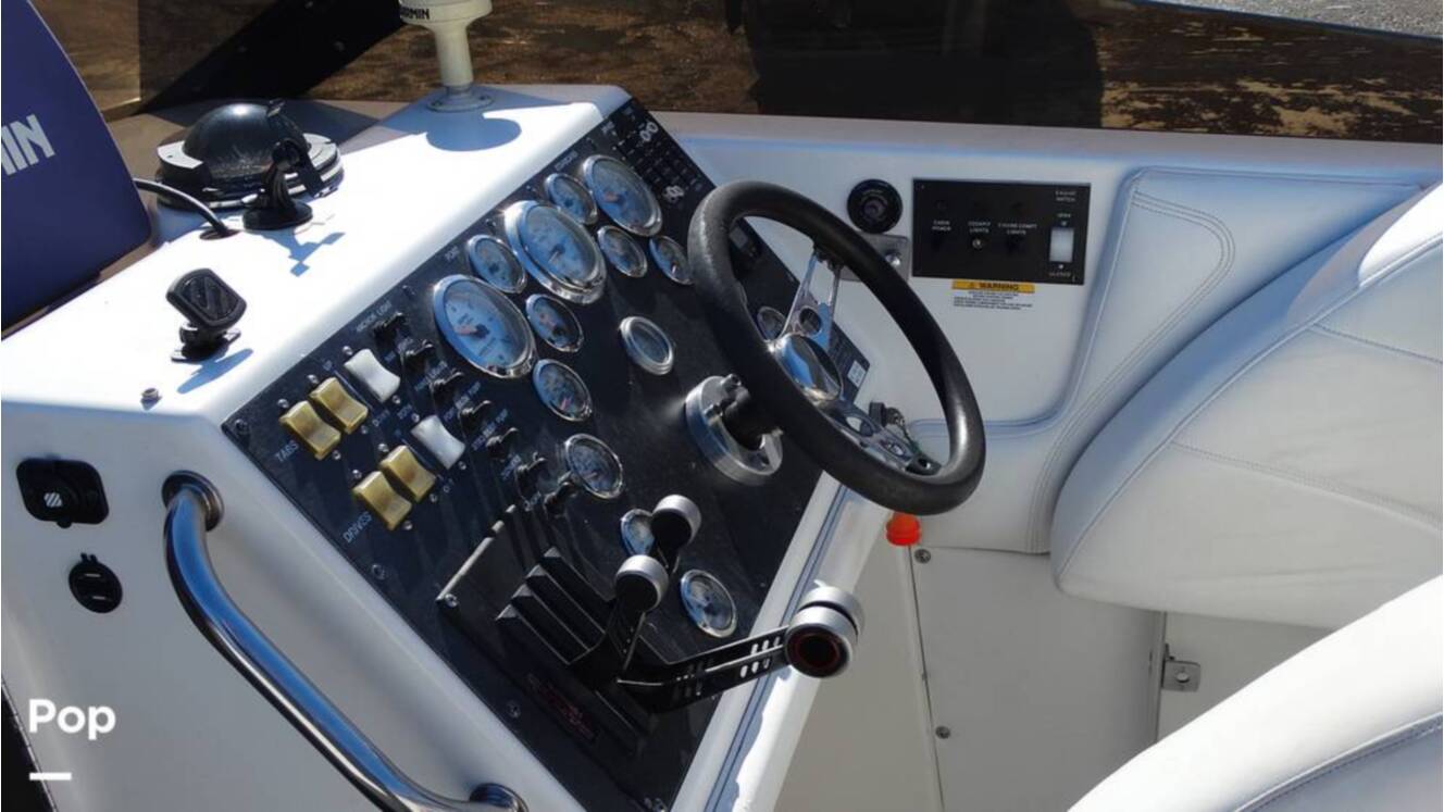 A photo of this 1989 Fountain Fever 38