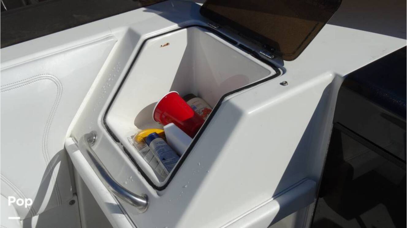A photo of this 1989 Fountain Fever 38