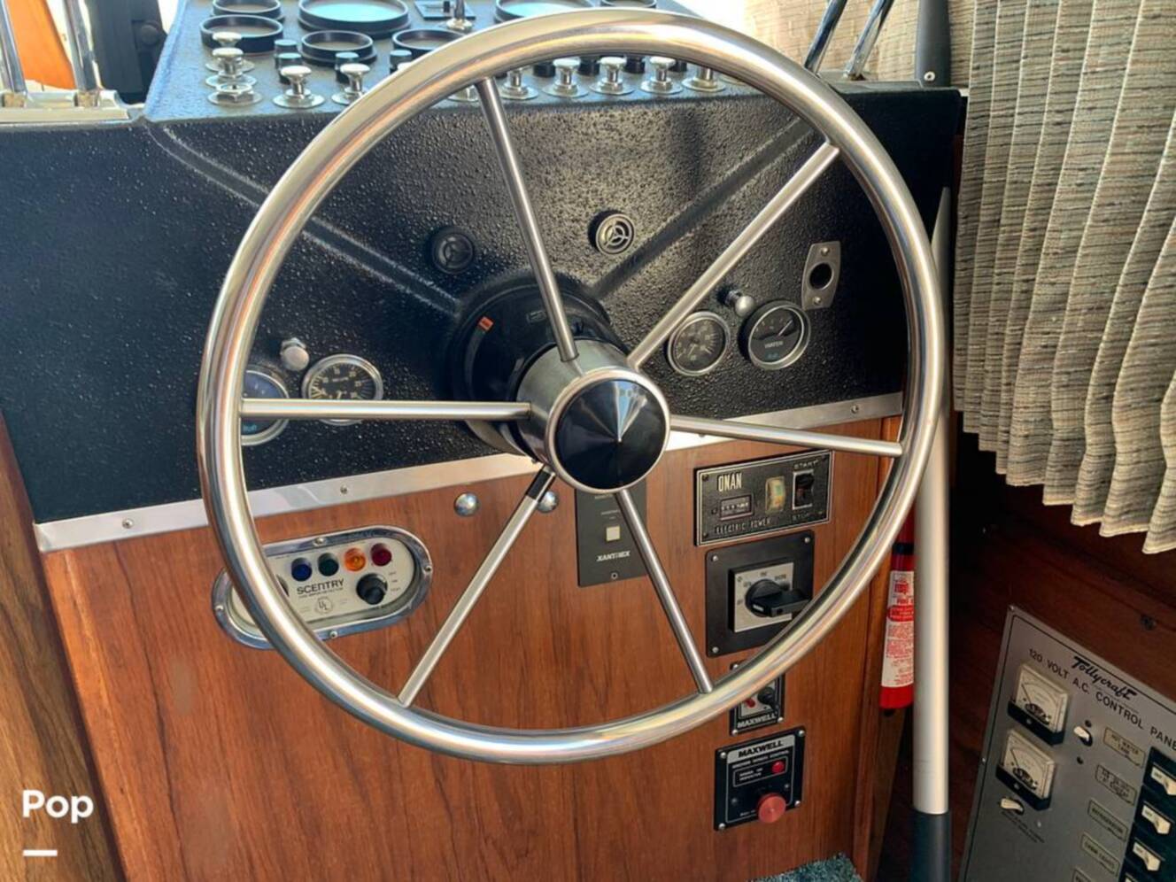 A photo of this 1981 Tollycraft 34 Tri-Cabin