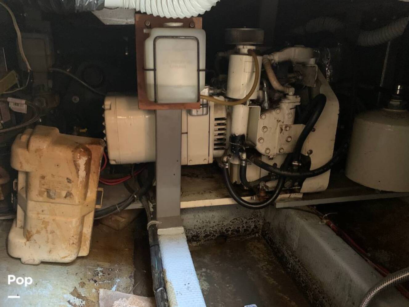 A photo of this 1981 Tollycraft 34 Tri-Cabin