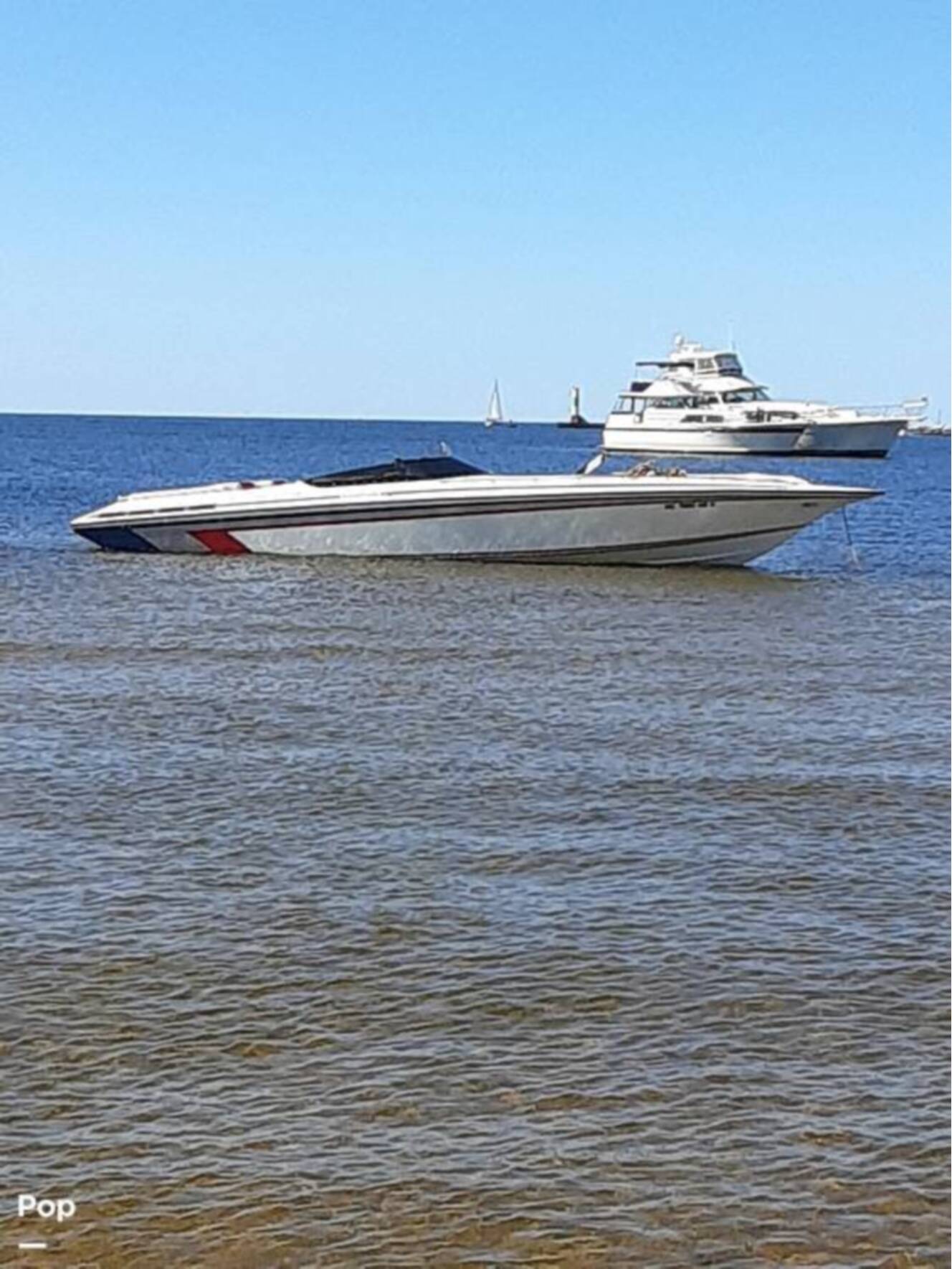 A photo of this 1989 Fountain Fever 38