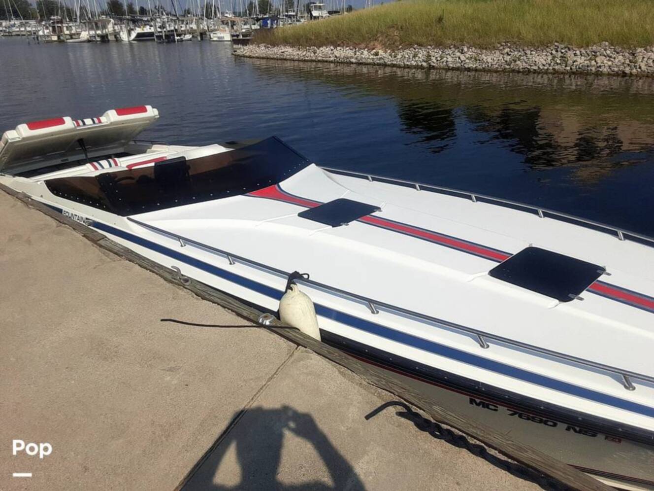A photo of this 1989 Fountain Fever 38