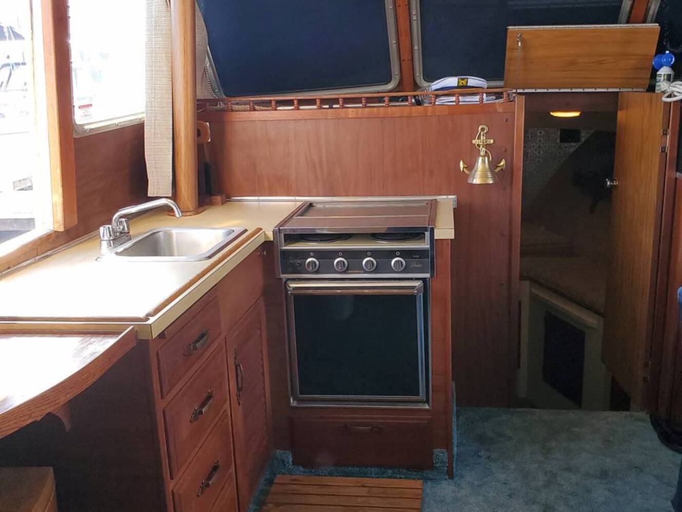 A photo of this 1981 Tollycraft 34 Tri-Cabin