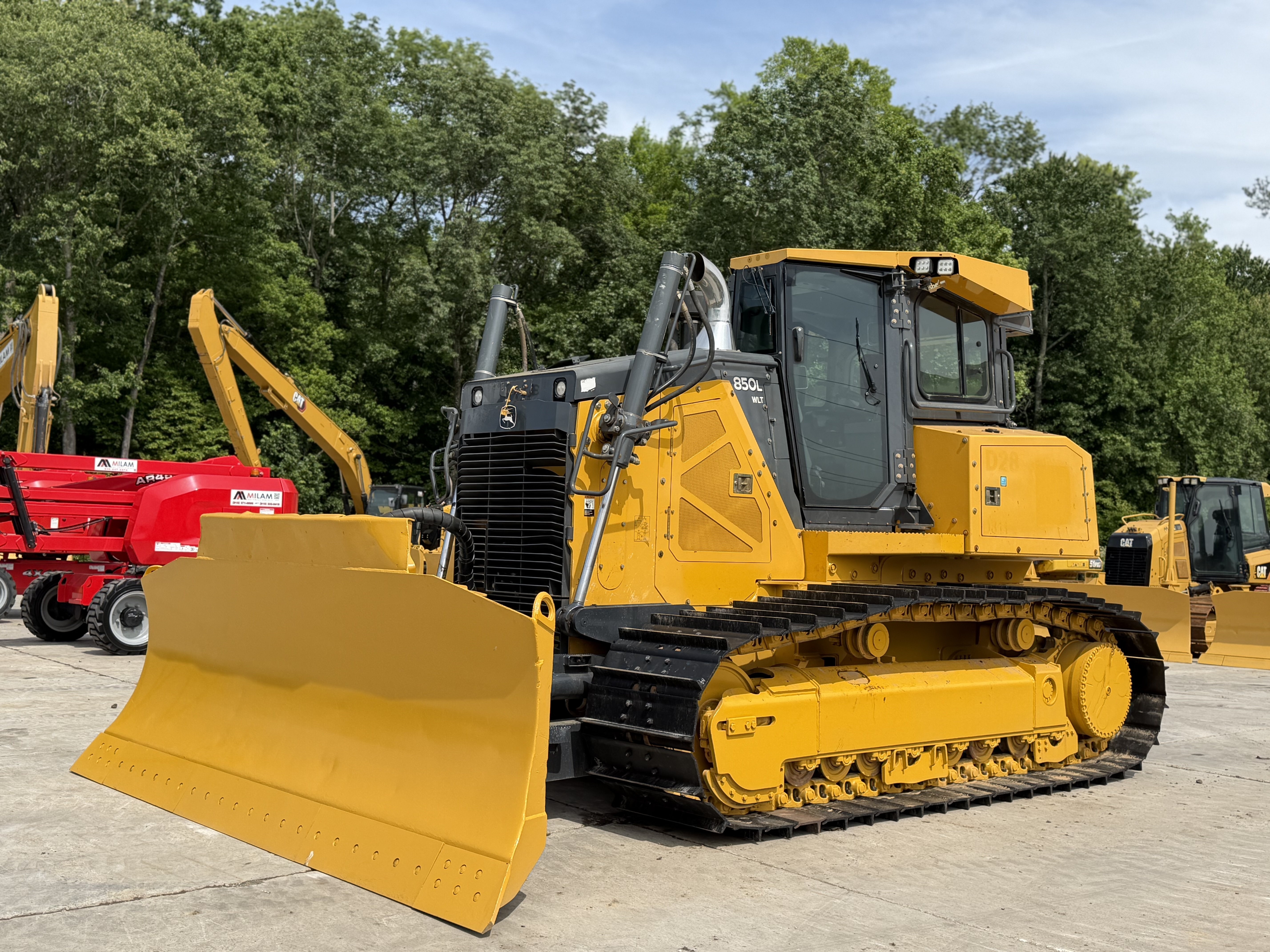 2020 DEERE 850L WLT in Leland, NC