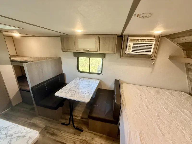2023 Coleman Lantern 17B