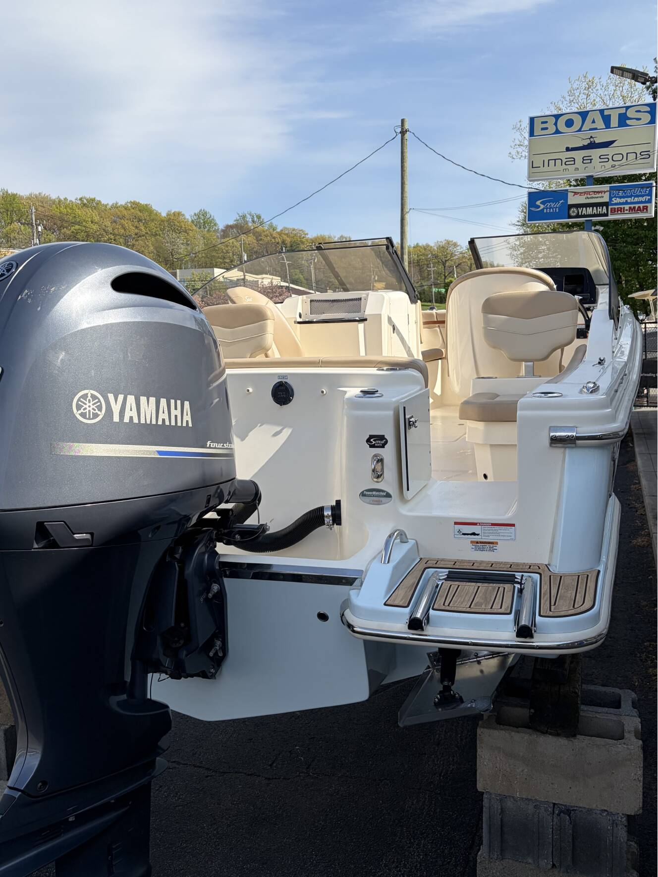 A photo of this 2023 Scout Boat Company 215 DORADO