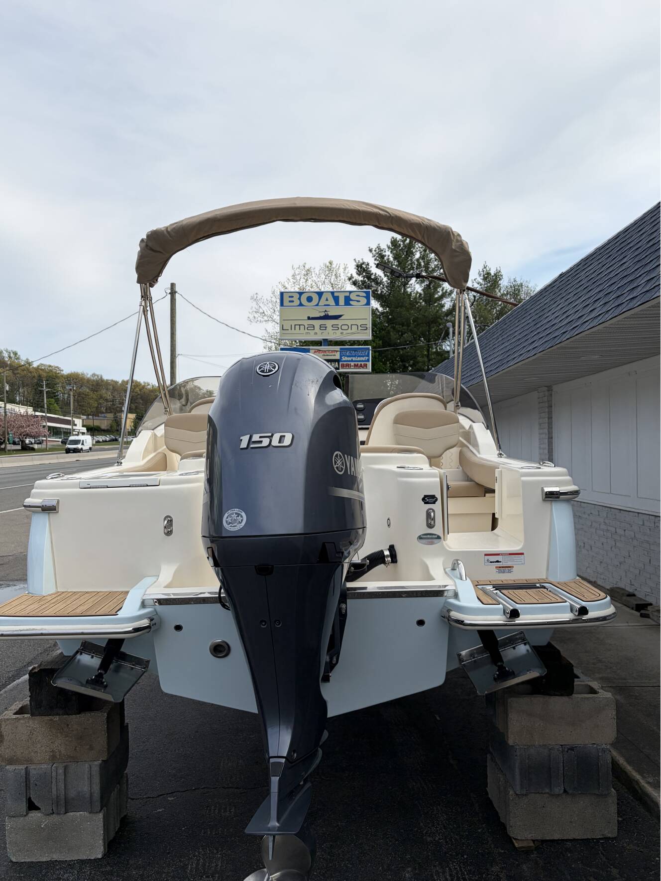 A photo of this 2023 Scout Boat Company 215 DORADO