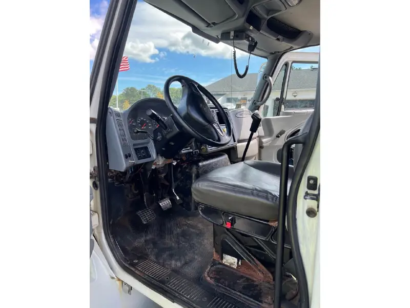 2007 INTERNATIONAL 4300