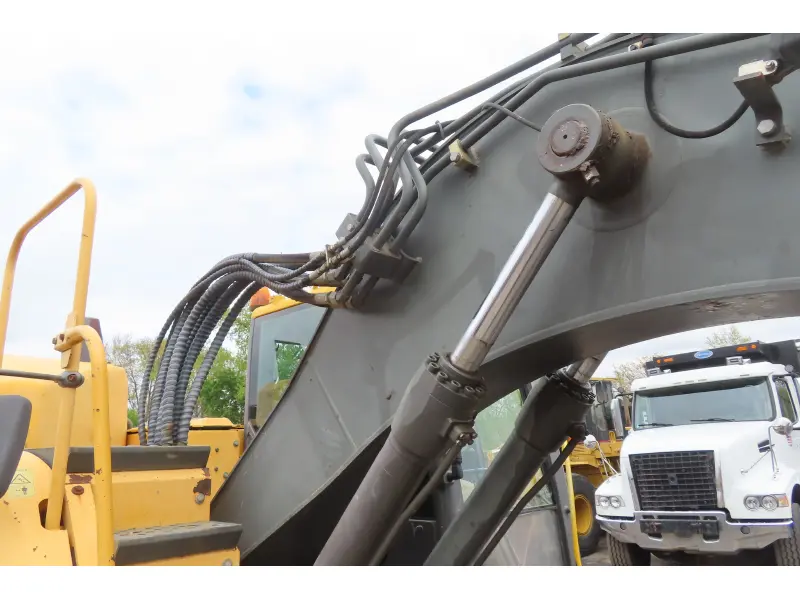 2012 VOLVO ECR145DL