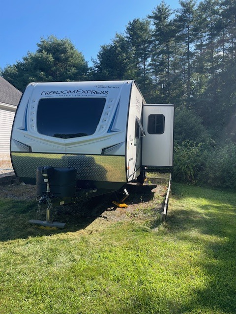 2021 Coachmen FREEDOM EXPRESS 257BHS RV