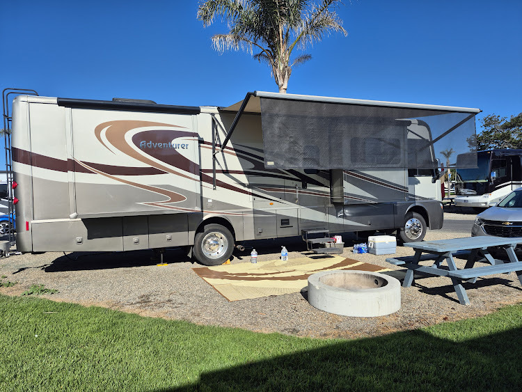 2015 Winnebago ADVENTURER 35P RV