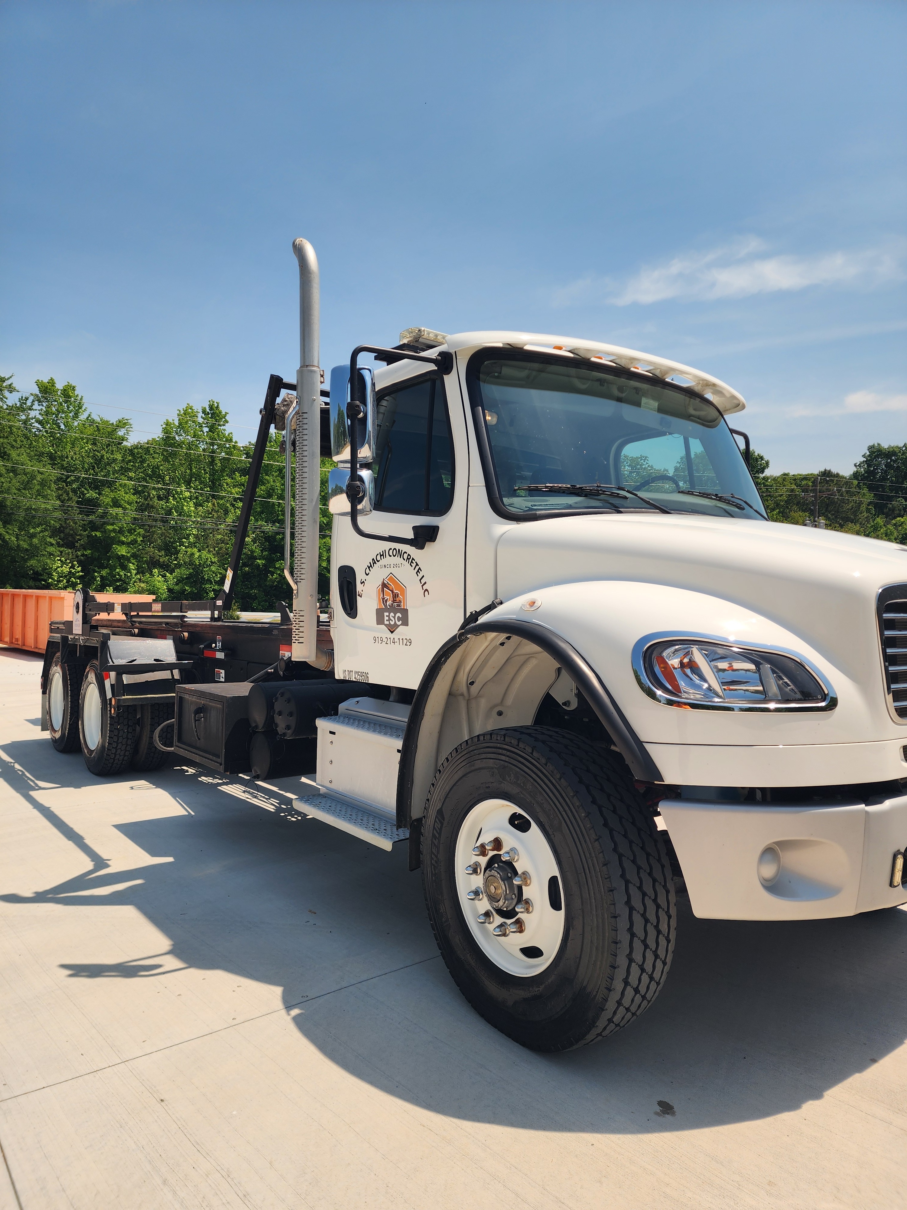 2023 FREIGHTLINER Business Class M2 106 in Sophia, NC
