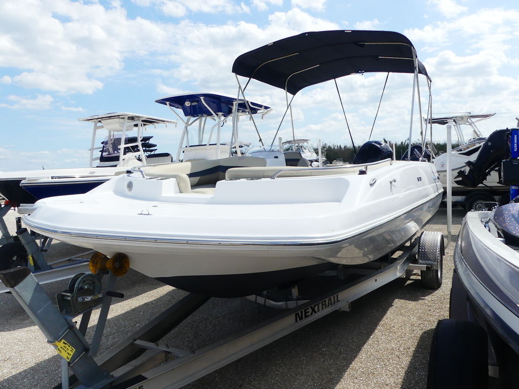 2020 Hurricane SunDeck Sport 201 SS 232 OB in lake placid FL
