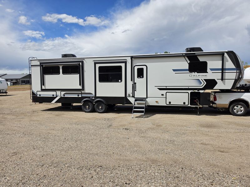 2026 Keystone Alpine Avalanche 381DL in cody WY