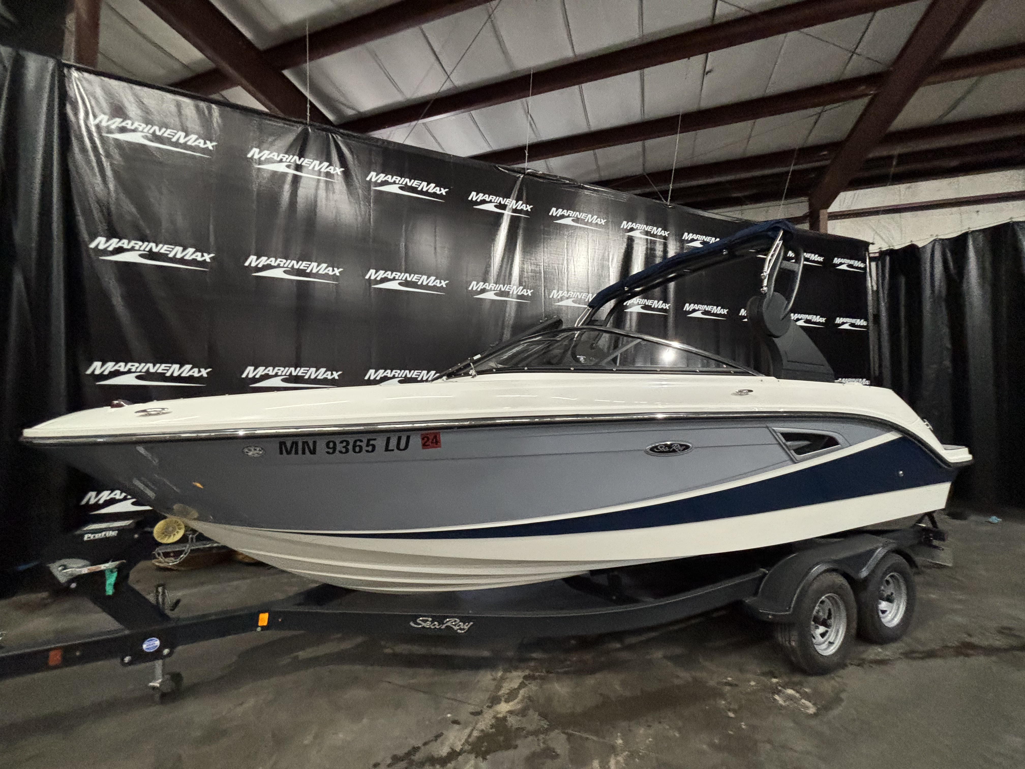 2018 Sea Ray 230 SLX W 230 in rogers MN