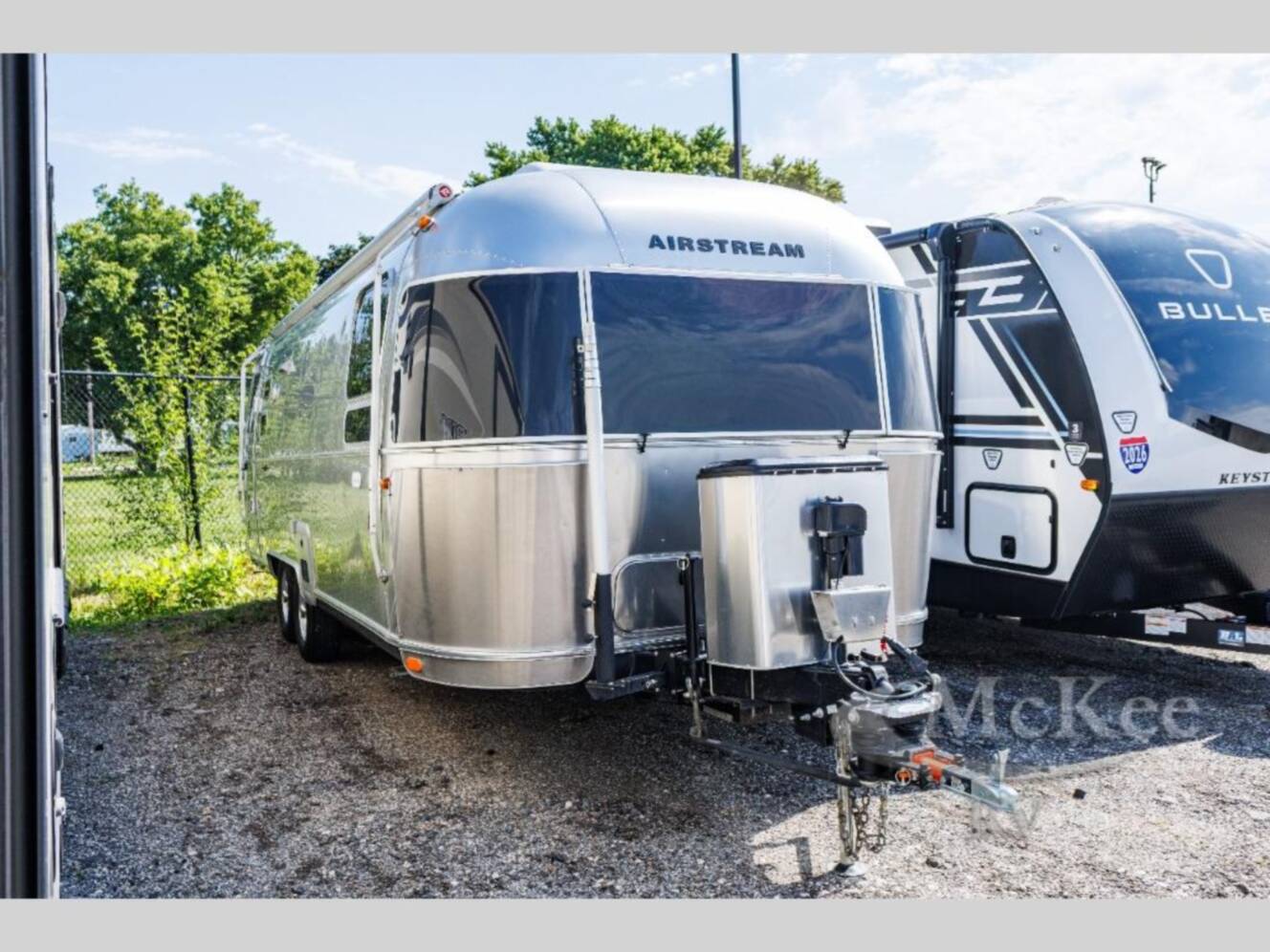 A photo of this 2021 Airstream Flying Cloud 27FB