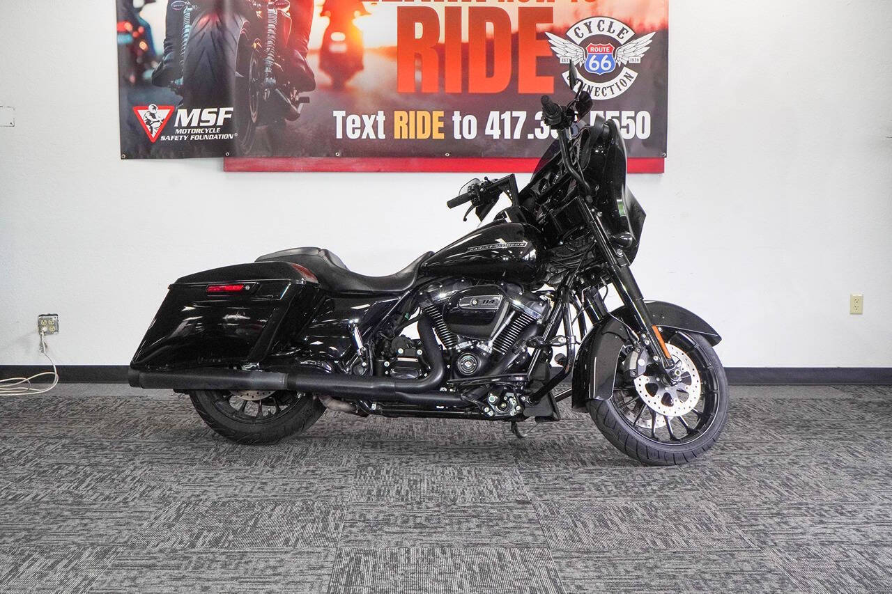 2019 Harley-Davidson Street Glide Special SPECIAL in Joplin, MO