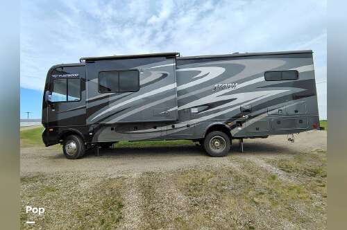 2015 Fleetwood Storm 32H in kiester MN