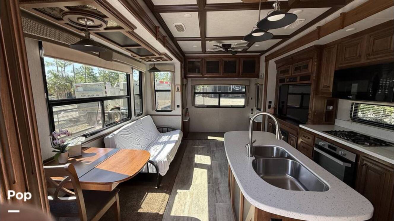 A photo of this 2018 Heartland Bighorn 3160EL