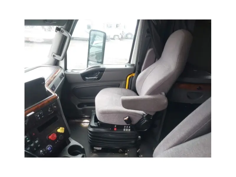 2021 INTERNATIONAL LT625
