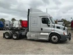 2019 FREIGHTLINER CASCADIA 113
