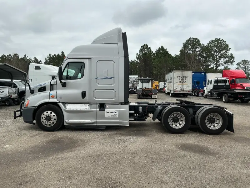 2019 FREIGHTLINER CASCADIA 113