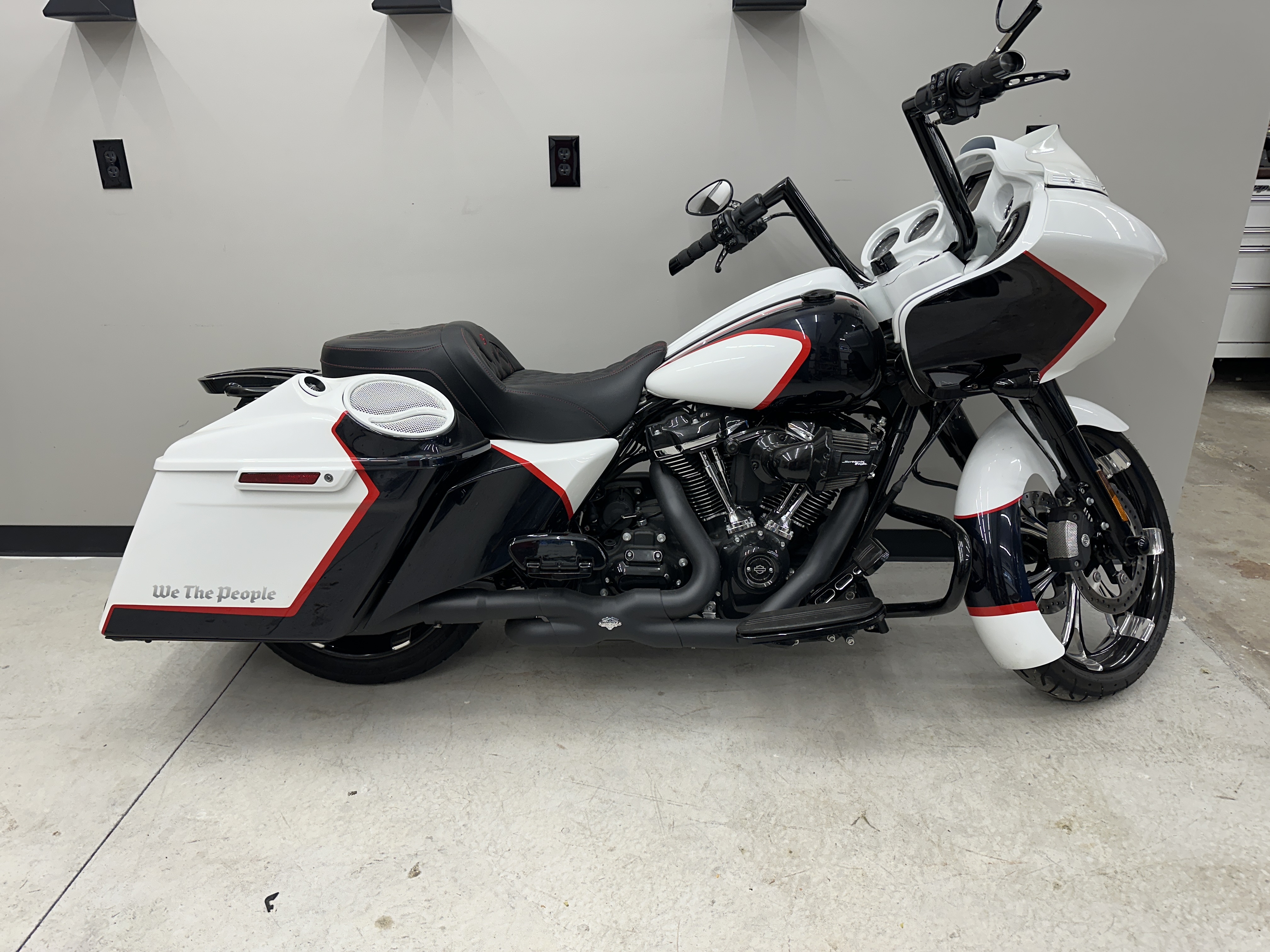 2022 Harley-Davidson ROAD GLIDE® CUSTOM BASE BASE in Englewood, FL