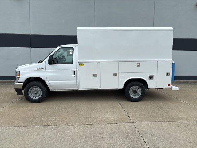 2026 FORD E-350 in Elyria, OH