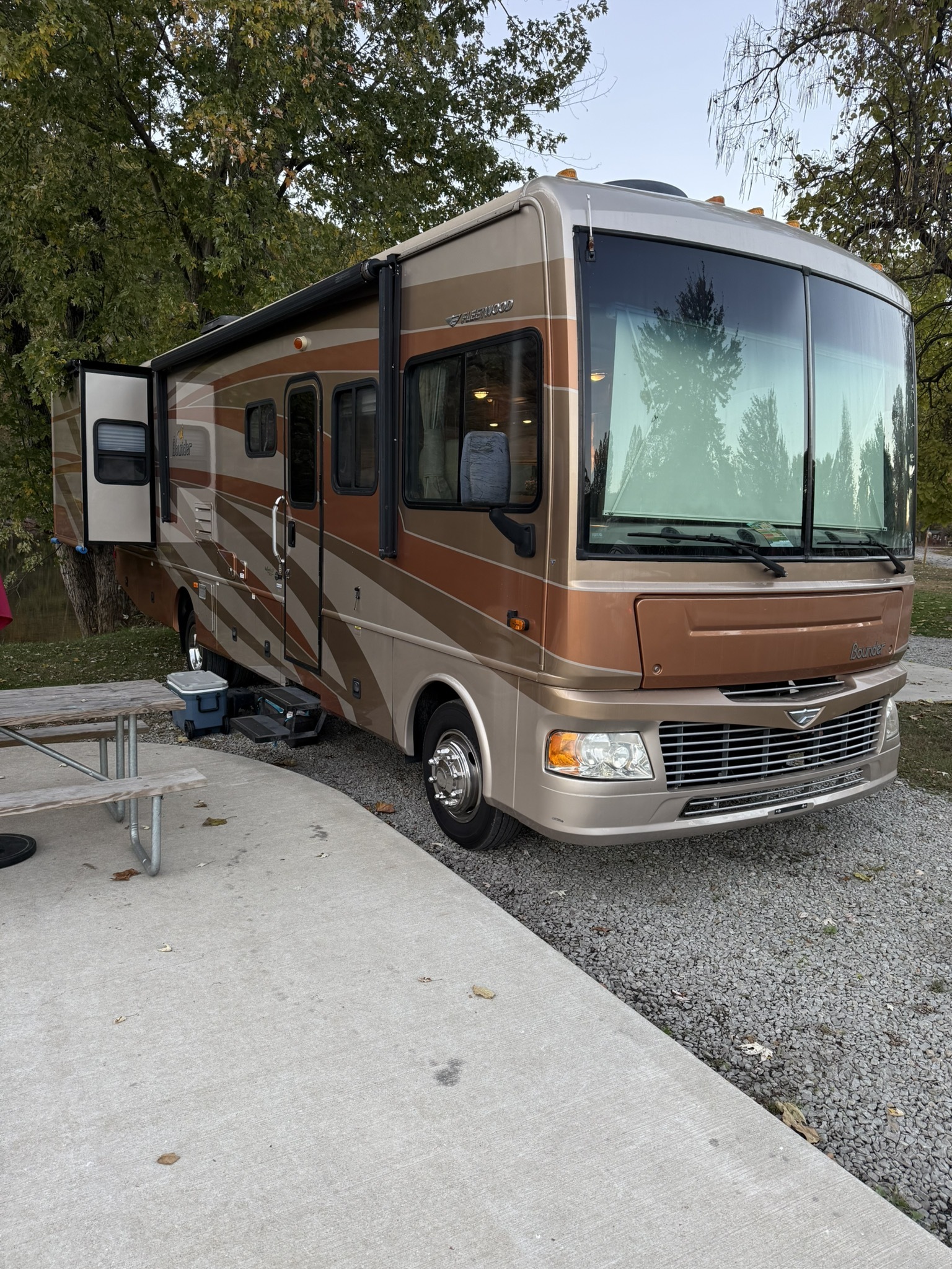 2008 Fleetwood BOUNDER 33C in armbrust PA
