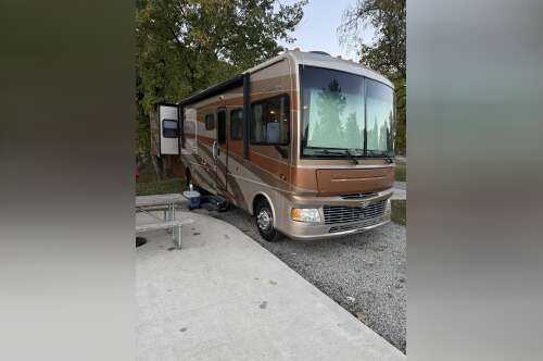 2008 Fleetwood BOUNDER 33C in armbrust PA