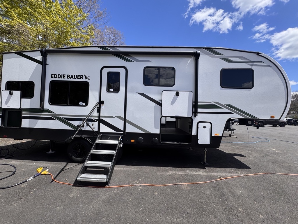 2025 Heartland EDDIE BAUER 2500RK in williamsburg MA
