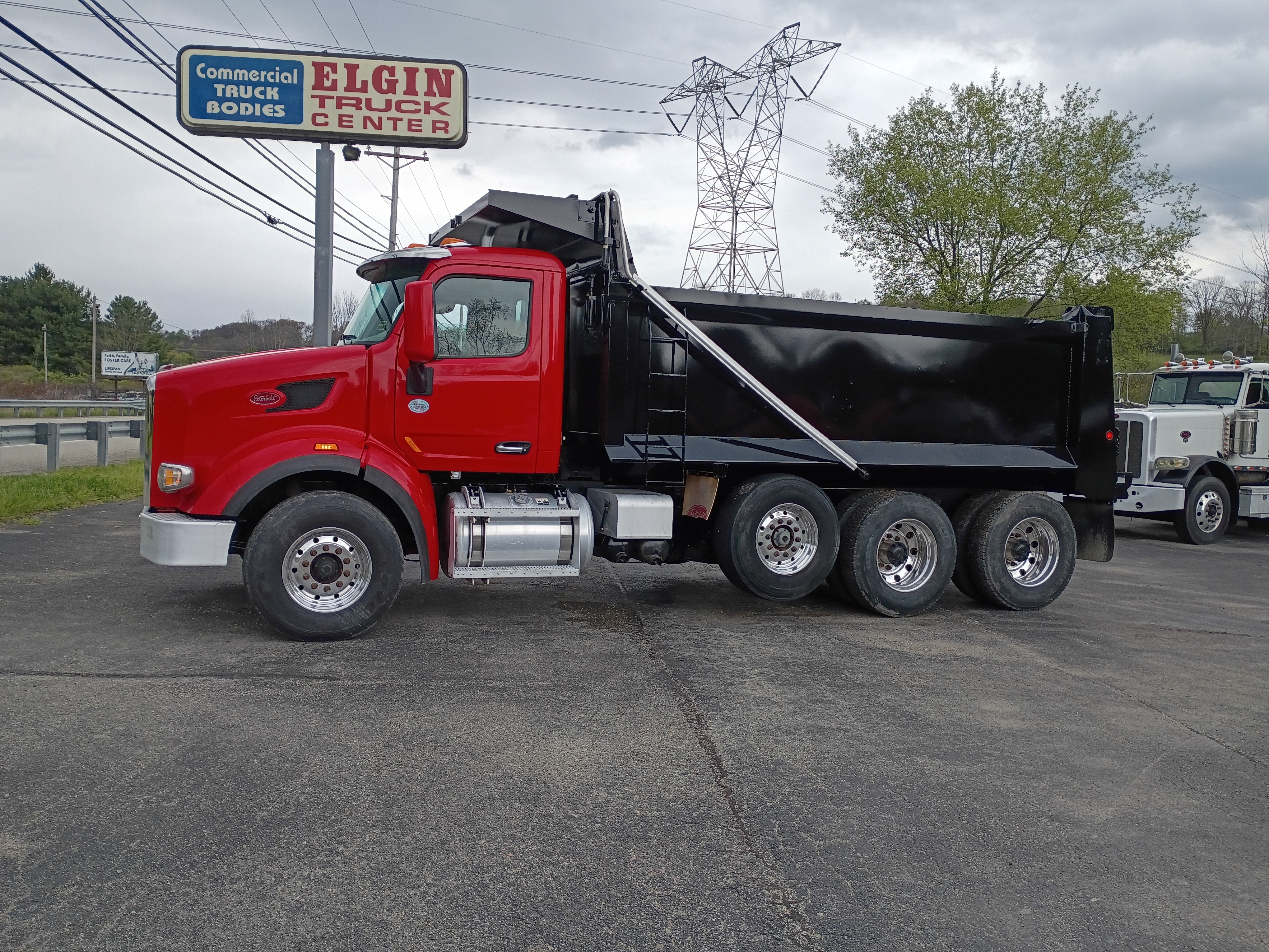 2020 PETERBILT 567 in Indiana, PA
