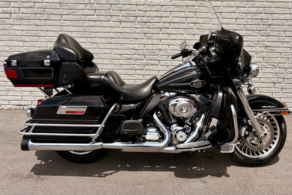 2012 Harley-Davidson ELECTRA GLIDE ULTRA CLASSIC ULTRA CLASSIC FLHTCU in Lake Alfred, FL