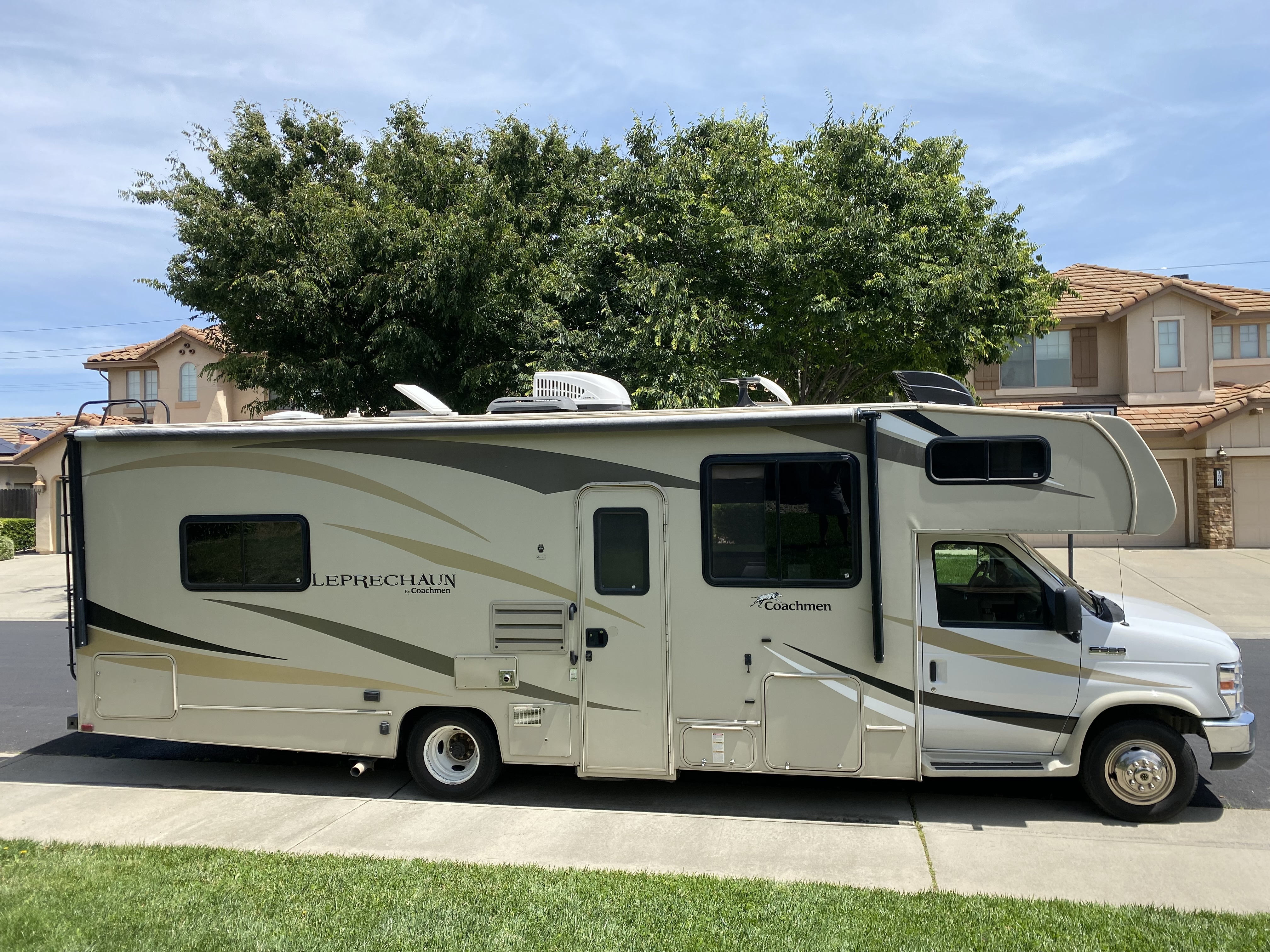 2018 Coachmen LEPRECHAUN 270QB FORD RV