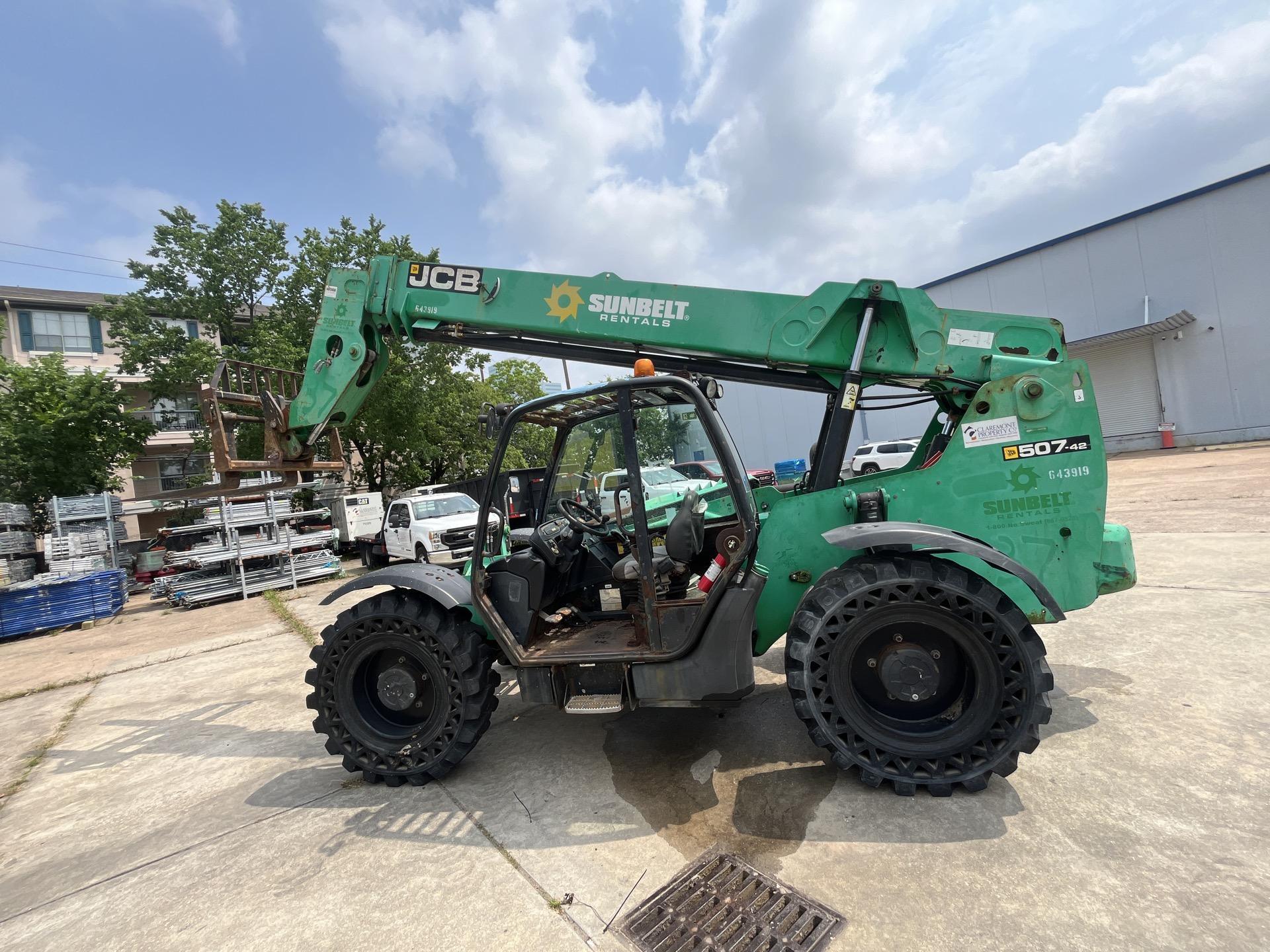 2014 JCB 507-42 in Bellaire, TX