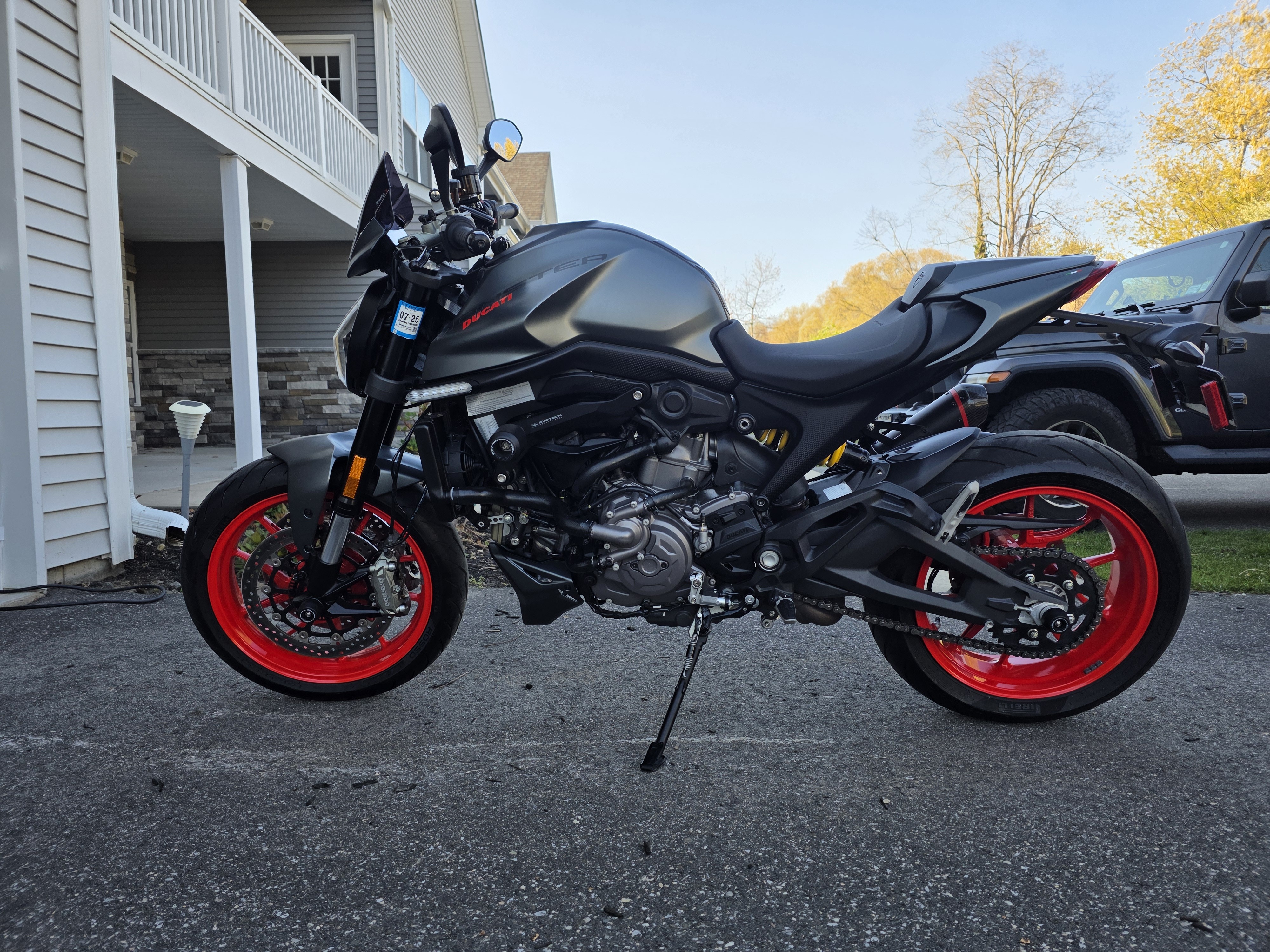 2022 Ducati MONSTER + 937 Sportbike motorcycle