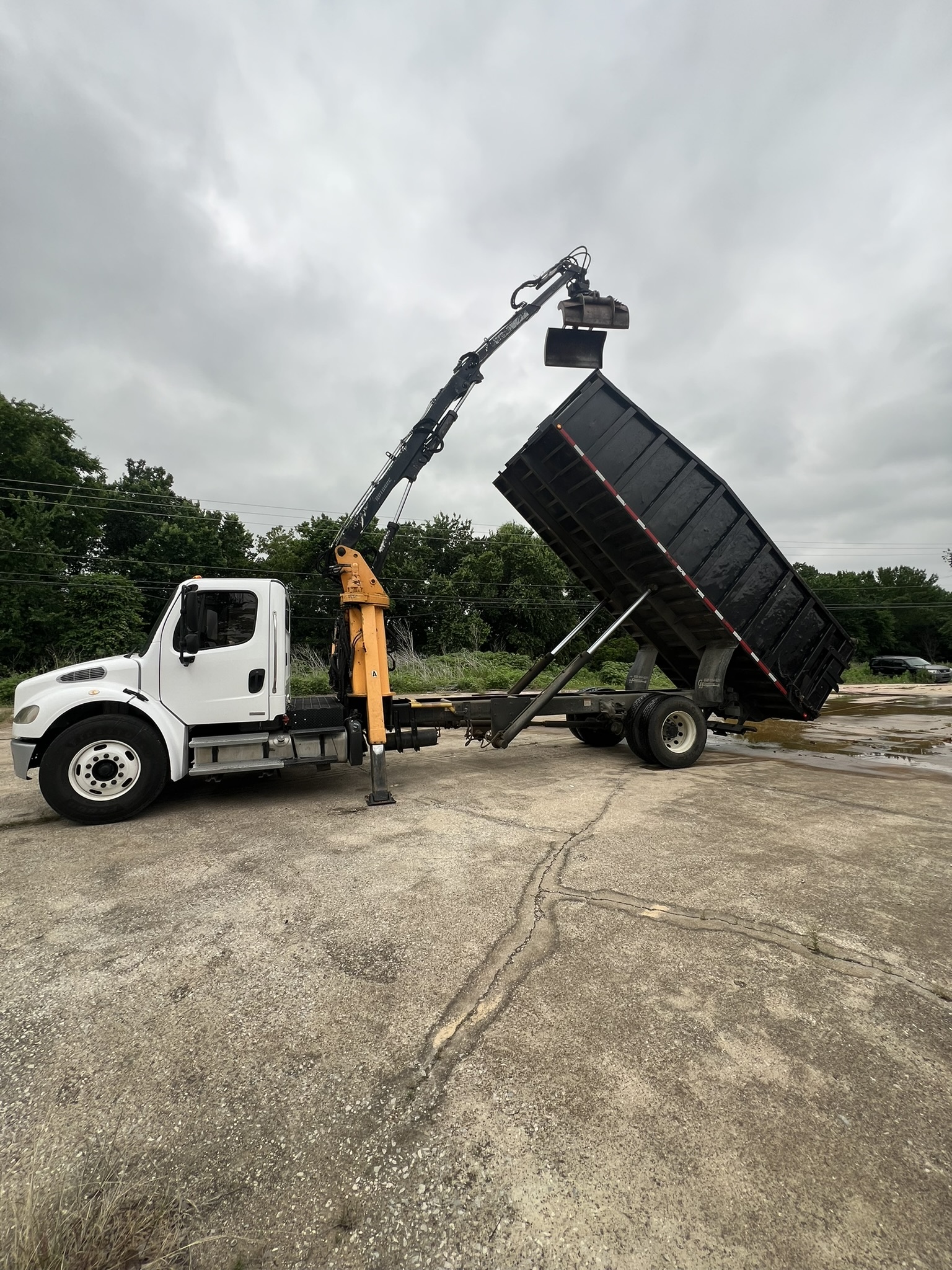 2012 FREIGHTLINER Business Class M2 106 in Denton, TX