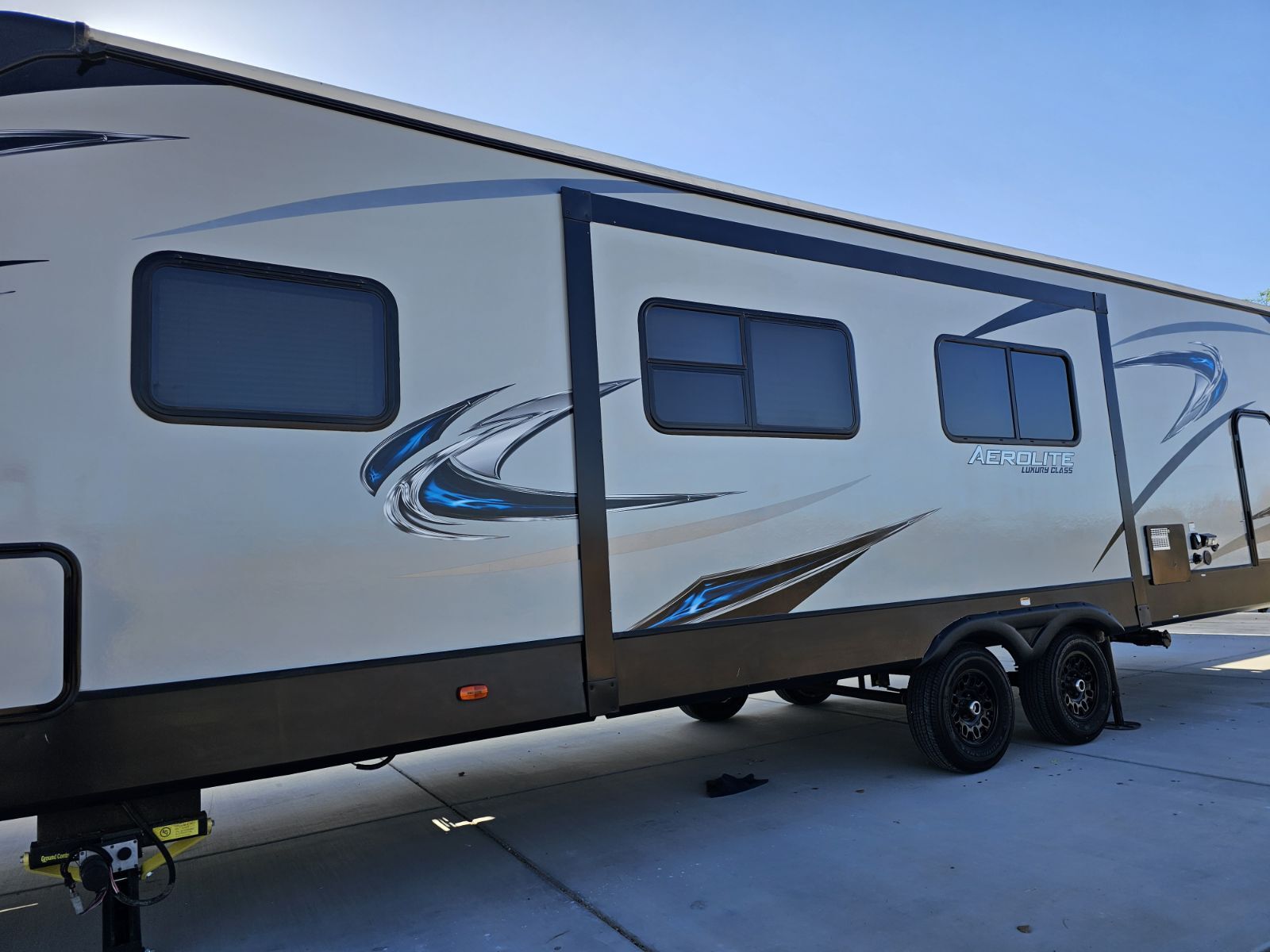 2018 Dutchmen AEROLITE LUXURY 292DBHS in logandale NV