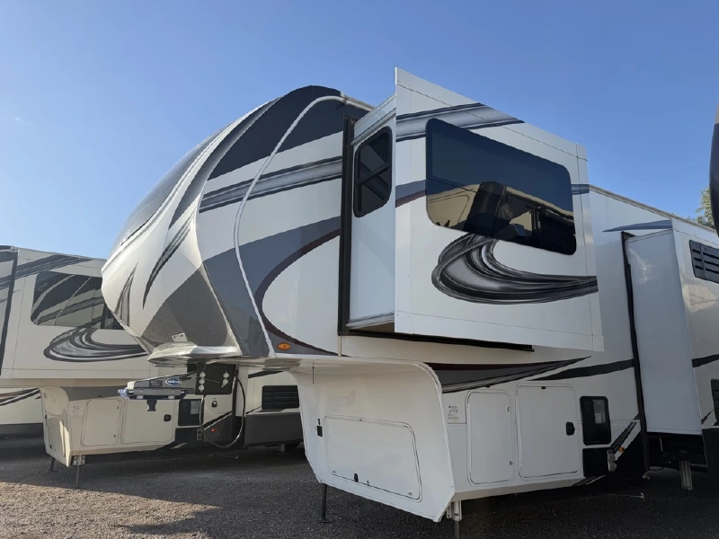 2022 GRAND DESIGN SOLITUDE 380FL
