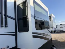 2022 GRAND DESIGN SOLITUDE 380FL