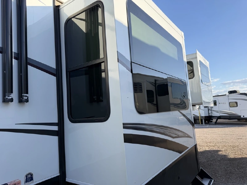 2022 GRAND DESIGN SOLITUDE 380FL