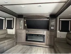 2022 GRAND DESIGN SOLITUDE 380FL